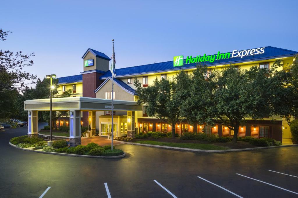 Holiday Inn Express Frazer - Malvern an IHG Hotel Main image 1